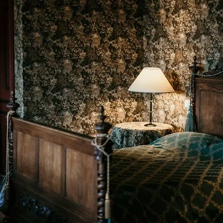 Chateau De Pramenoux Guest house